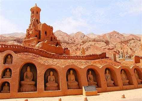  Thousand Buddha Caves Karmaşasıyla Tarihe Yolculuk!